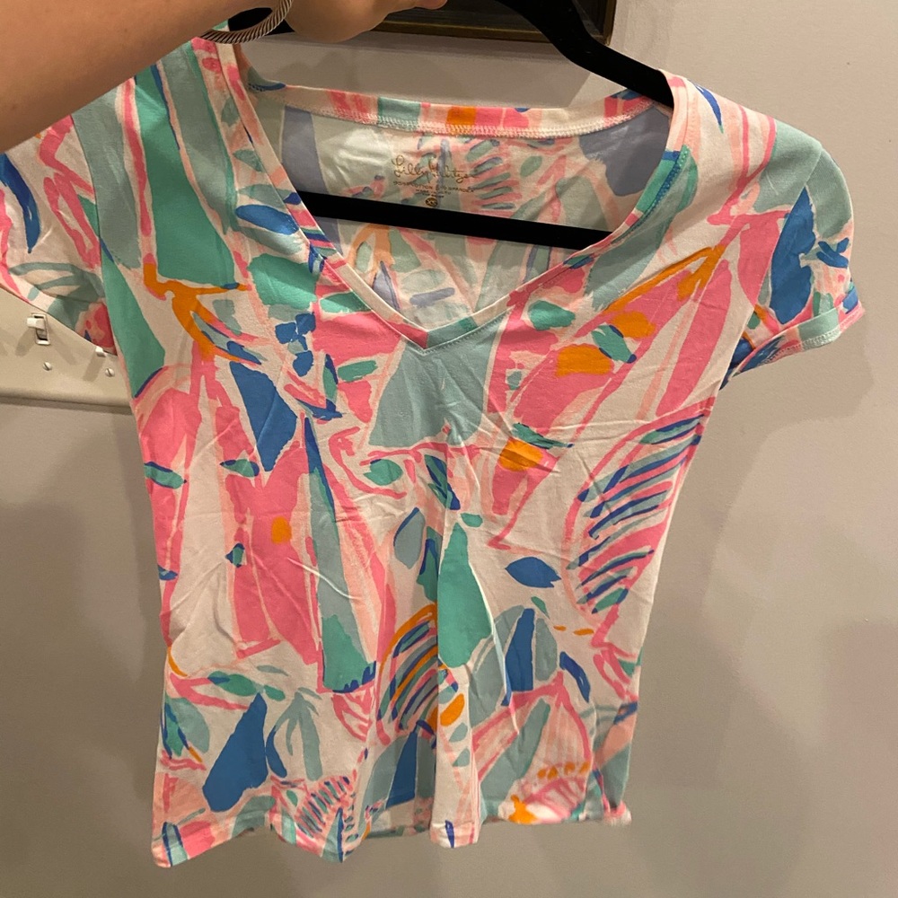 Lilly Pulitzer t shirt
